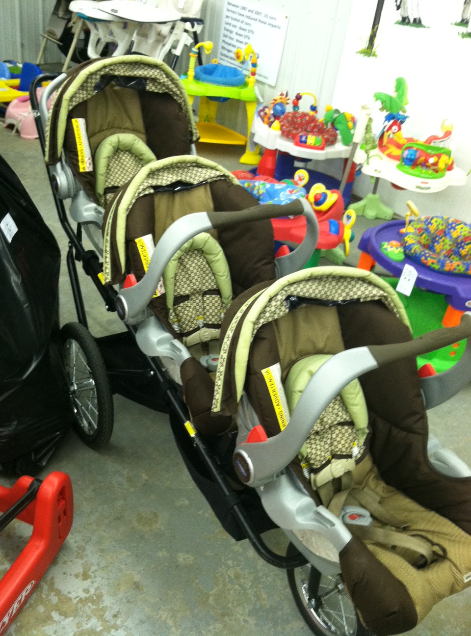 triplet stroller with car seats